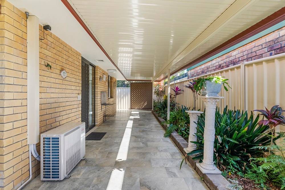 2/8  Maiala Close, Paradise Point, QLD 4216