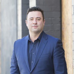 Luke Chisholm  Agent