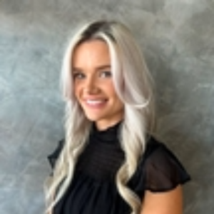 Lauren Peters  Agent