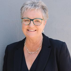 Trish Brewer  Agent