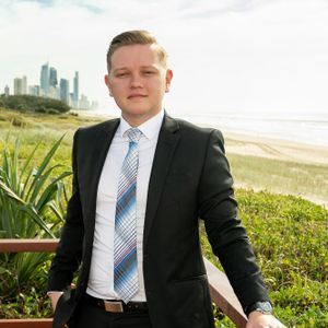 Zac Malone  Agent