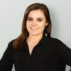 Chloe Moore  Agent