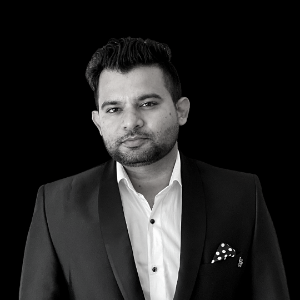 Julius Parmar  Agent