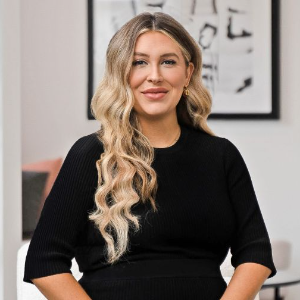 Courtney Wyer  Agent