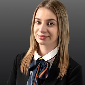 Chloe Cummings  Agent