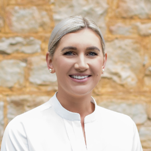 Stephanie Wegner  Agent