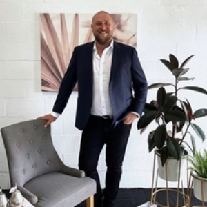 Matt Viney   Agent