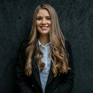 Victoria Cox   Agent