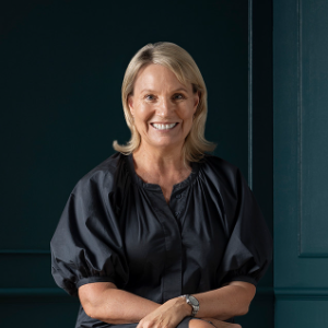 Fiona Ansell-Jones  Agent