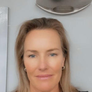 Kim Blake  Agent
