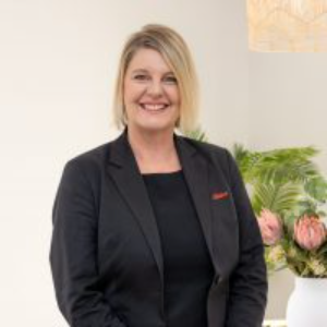 Vicki Eggert  Agent