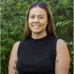Alexandra Medina  Agent