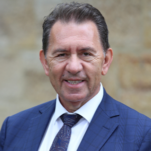 Steve Mishevski  Agent