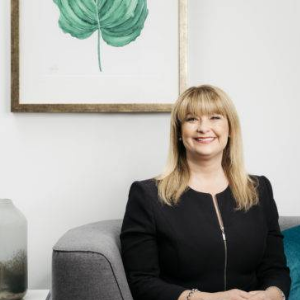 Martine Dippre  Agent