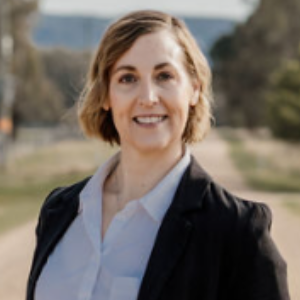 KAREN VAN DER STEEG  Agent