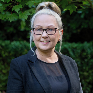 Kate Robertson  Agent