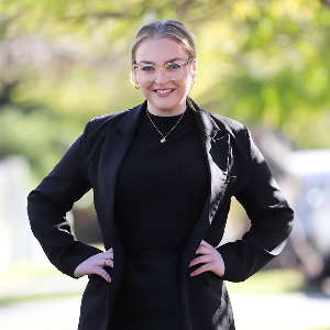 Zoe Cambridge   Agent