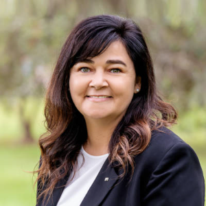 Karen Heuer  Agent