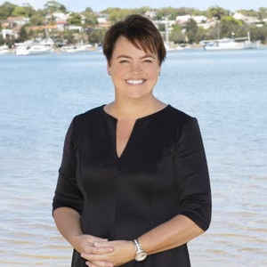 Fiona Hellams   Agent