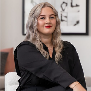 Chelsea Whitbread  Agent