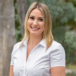 Anna Vatzakis  Agent