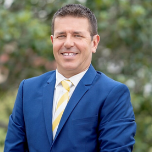 Bill Lassithiotakis  Agent