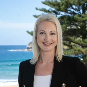 Laura Mears  Agent
