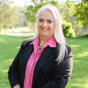 Belinda Watts  Agent