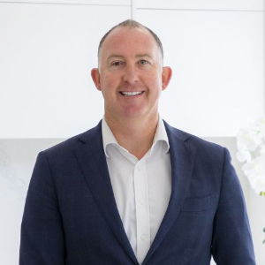 Angus White   Agent