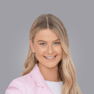 Chloe Russell  Agent