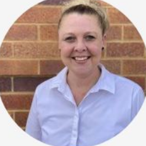 Lindsay Jahnke  Agent