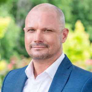 Nathan Brown  Agent