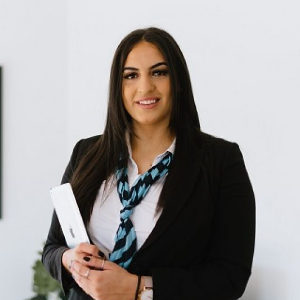 Adriana Lagaris  Agent