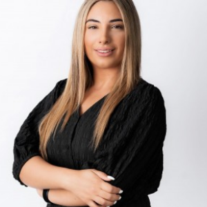 Stephanie Mouawad  Agent