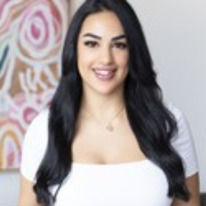 TIA MARTENS  Agent