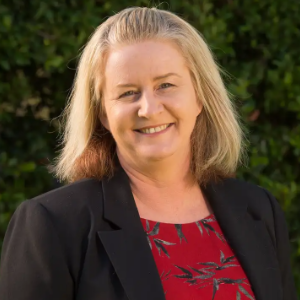 Narelle Hosking  Agent