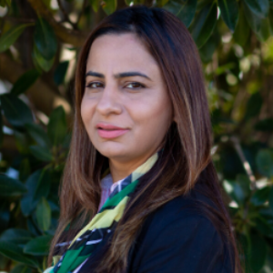 Meenu Mehndiratta   Agent