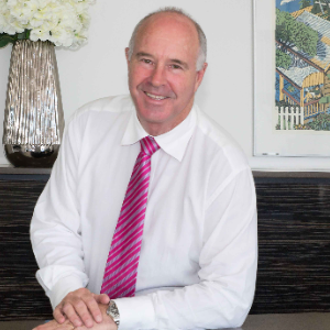 Simon Parer  Agent
