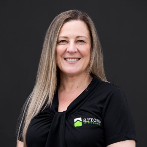 Kim Stokes  Agent