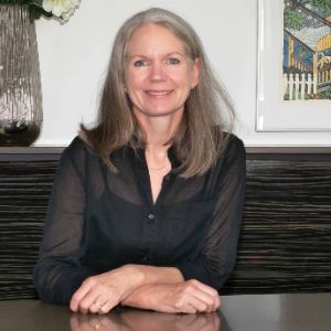 Corina Allan  Agent
