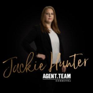 Jackie Hunter  Agent