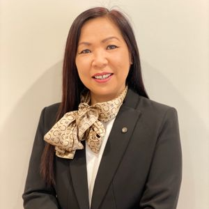 Chantelle Hoang  Agent