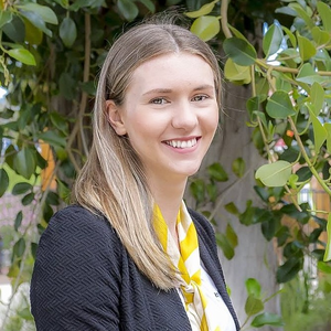 Caitlyn Denbrok  Agent