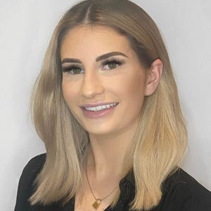 Claudia Young  Agent