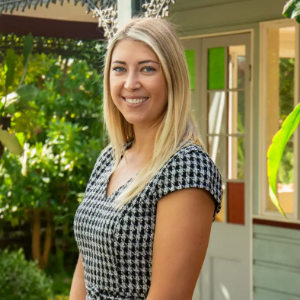 Bronte McGregor  Agent