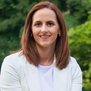 Cassandra Iversen  Agent