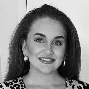 Angela Naughton  Agent