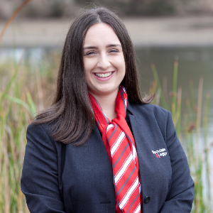 Yianna Raciti  Agent