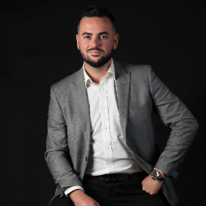 Dean Andoniou  Agent