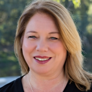 Lucy Piotrowski  Agent